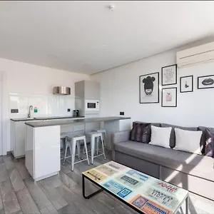 https://the-blackwhite-apartment.1costadelsol.com